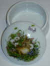 boxChina_BunFlowers.jpg (25557 bytes)