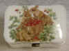 hingedbox-bunnies+berrybasket.jpg (39243 bytes)