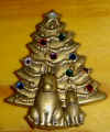 xmastreeW2buns.jpg (41596 bytes)